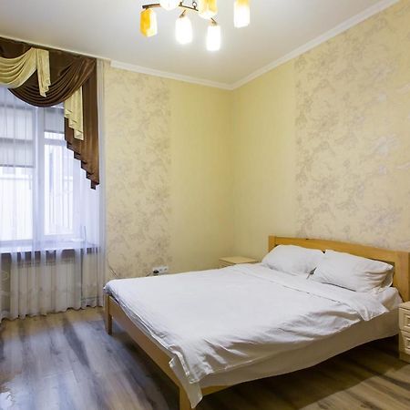Квартира Подобово Біля Площі Ринок Вулиця Староєврейська 17 Lviv Kültér fotó